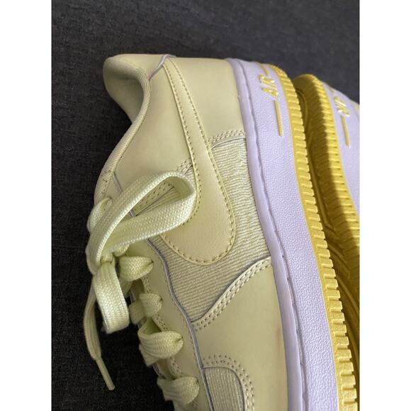 Nike Air Force 1 LV8 (GS) Shoes Size 5.5Y Citron Tint Style - Picture 15 of 16